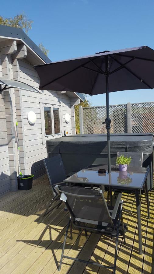 Ruth'S Retreat Country Retreat With Private Hot Tub Villa Шрусбъри Екстериор снимка