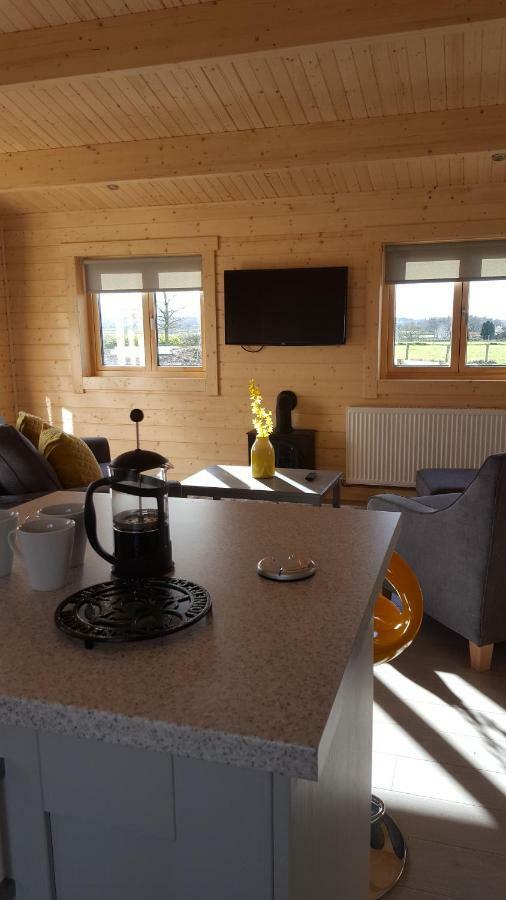 Ruth'S Retreat Country Retreat With Private Hot Tub Villa Шрусбъри Екстериор снимка