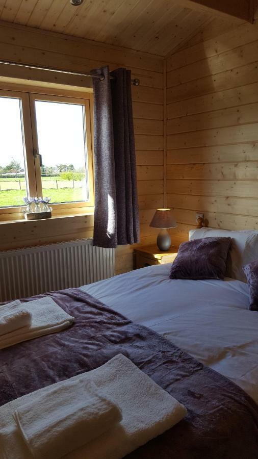 Ruth'S Retreat Country Retreat With Private Hot Tub Villa Шрусбъри Екстериор снимка