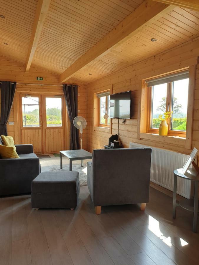 Ruth'S Retreat Country Retreat With Private Hot Tub Villa Шрусбъри Екстериор снимка