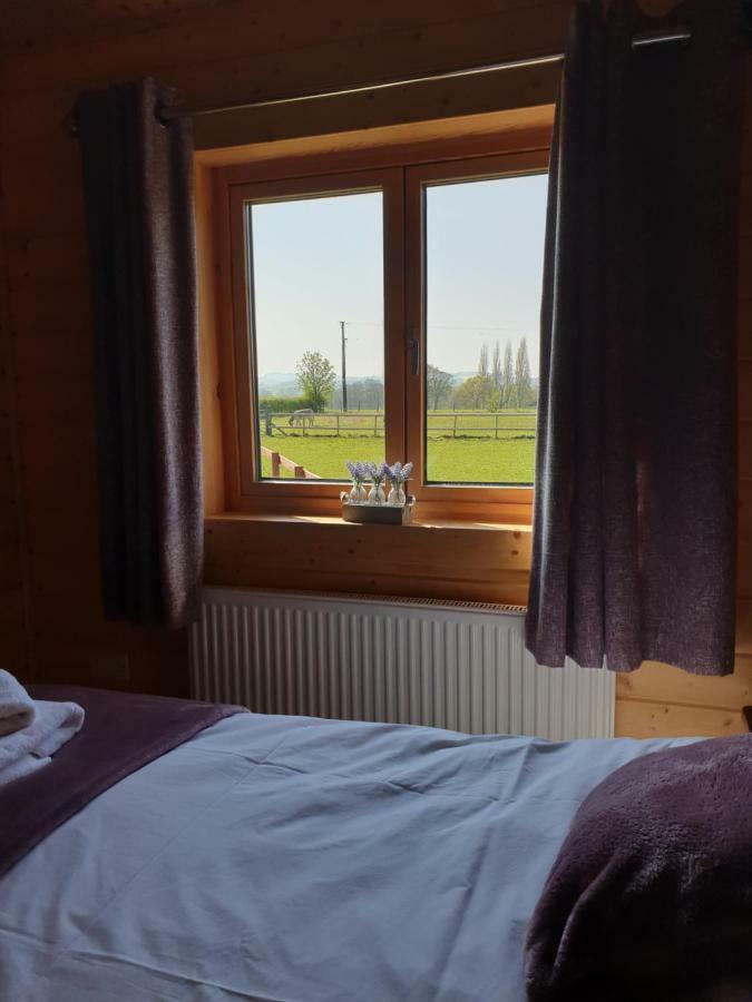 Ruth'S Retreat Country Retreat With Private Hot Tub Villa Шрусбъри Екстериор снимка